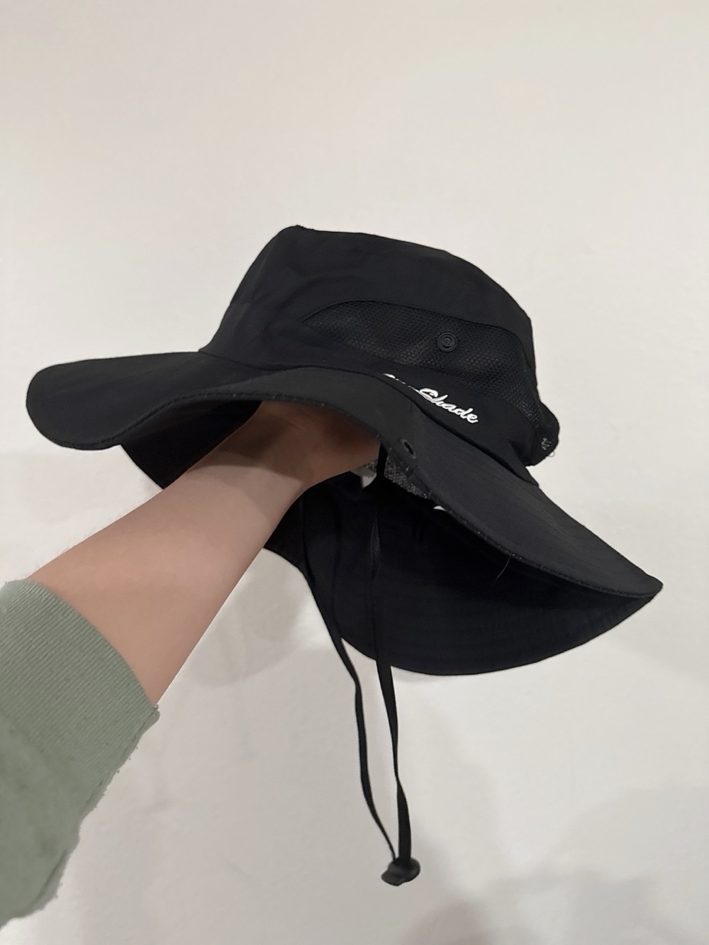 Black Outdoor Wide-Brim Sun Hat with Chin Strap